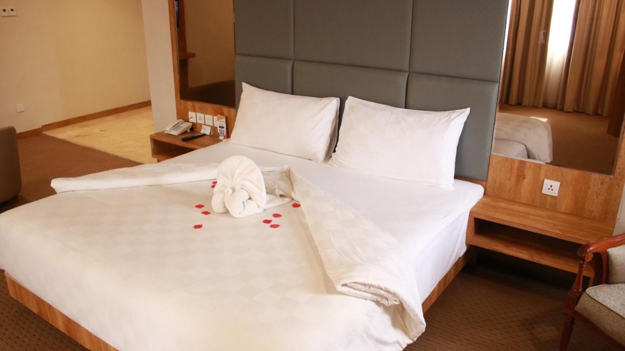 Beverly Hotel Batam Nagoya Eksteriør bilde