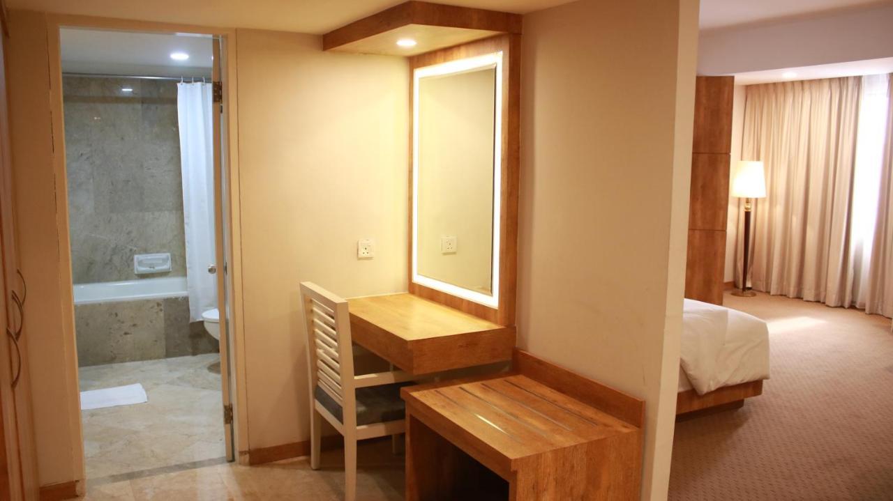 Beverly Hotel Batam Nagoya Eksteriør bilde