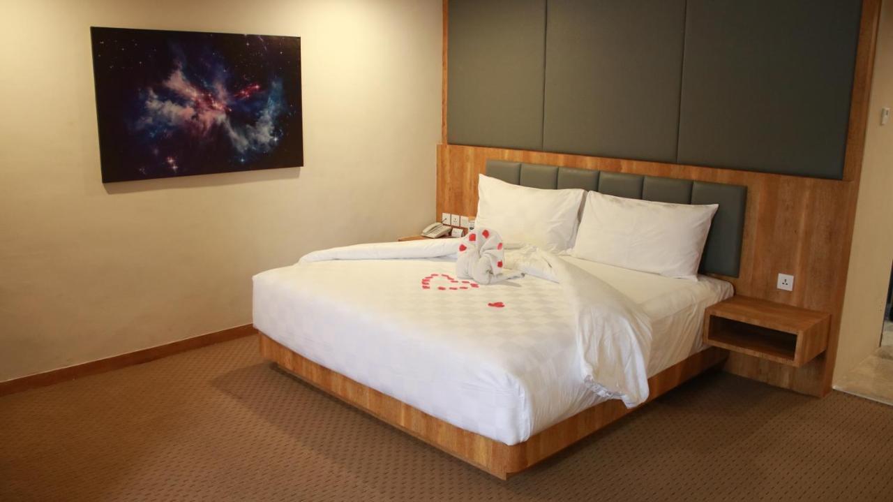 Beverly Hotel Batam Nagoya Eksteriør bilde