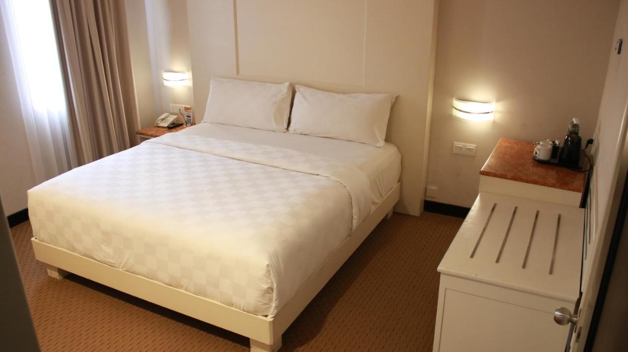 Beverly Hotel Batam Nagoya Eksteriør bilde