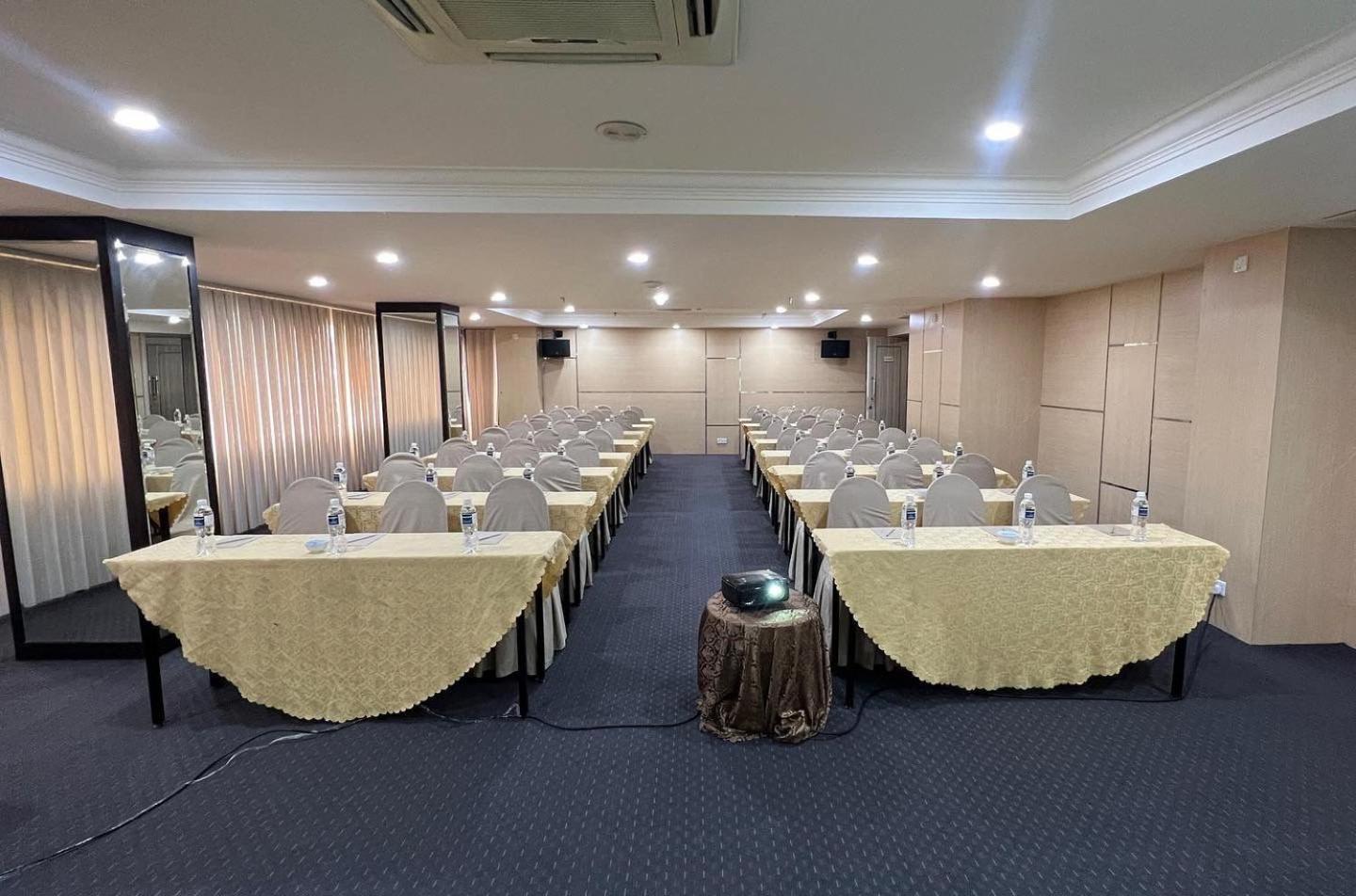 Beverly Hotel Batam Nagoya Eksteriør bilde