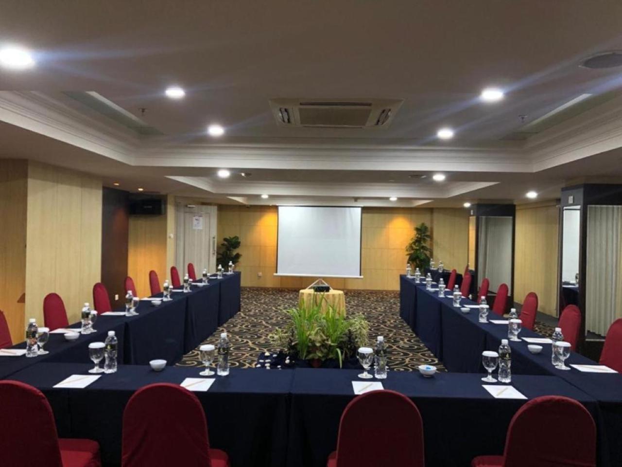 Beverly Hotel Batam Nagoya Eksteriør bilde