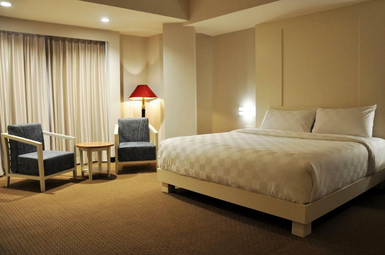 Beverly Hotel Batam Nagoya Eksteriør bilde