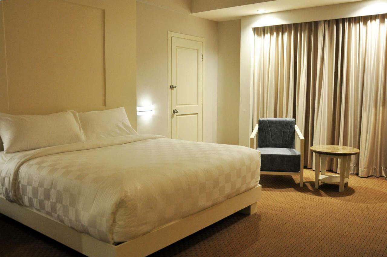 Beverly Hotel Batam Nagoya Eksteriør bilde